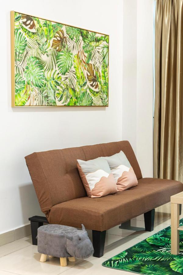 Mount Austin Midori 10 Pax Free Wi-fi 500mbps Netflix Apartemen